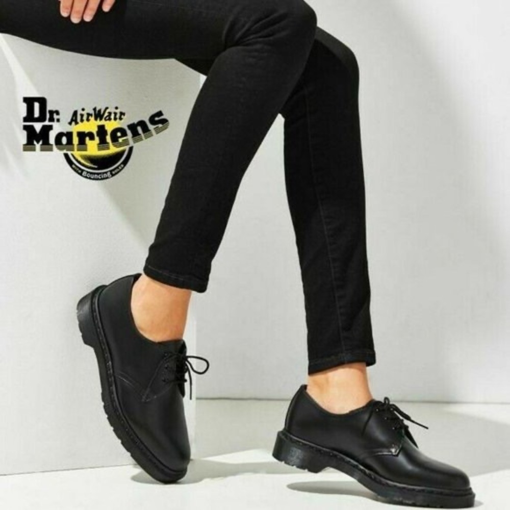 Dr. Martens 1461 Lace-Up Brogues